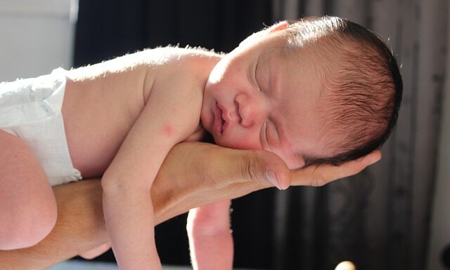 Jak naładować samochód elektryczny w domu?