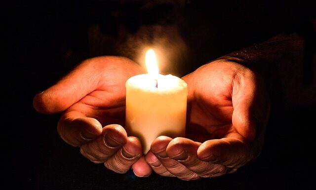 Co się stanie gdy zgaśnie świeca podczas chrztu? Co się stanie gdy zgaśnie świeca podczas chrztu?