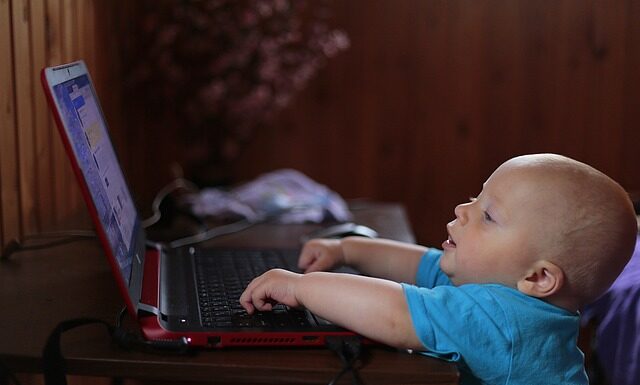 Czego uczy zabawa lalkami? Czego uczy zabawa lalkami?