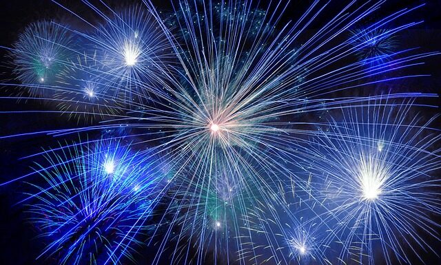 Dlaczego sztuczna biżuteria ciemnieje? Dlaczego sztuczna biżuteria ciemnieje?